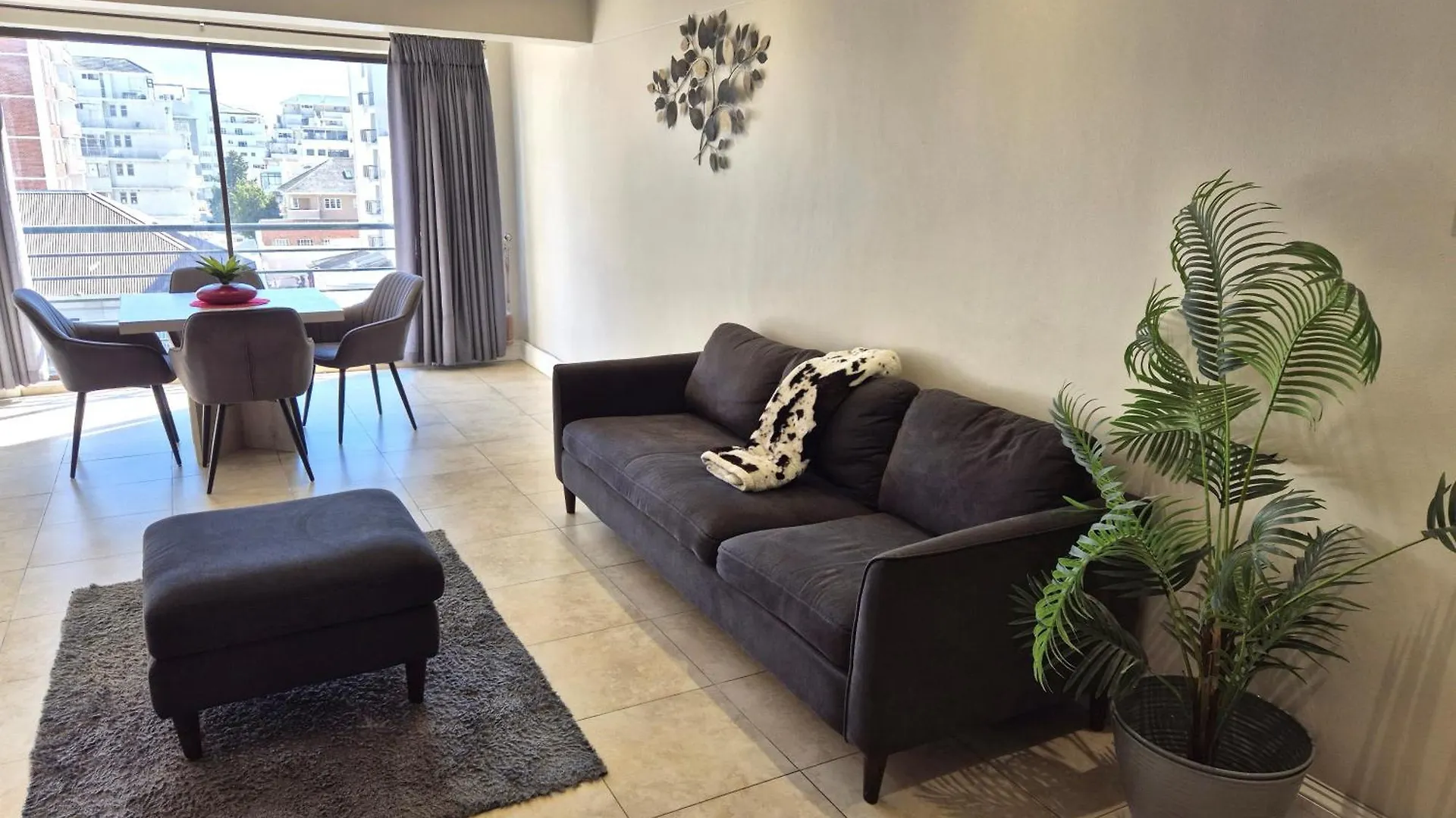 Prime Location In The Firmont, Sea Point Apartment Cape Town