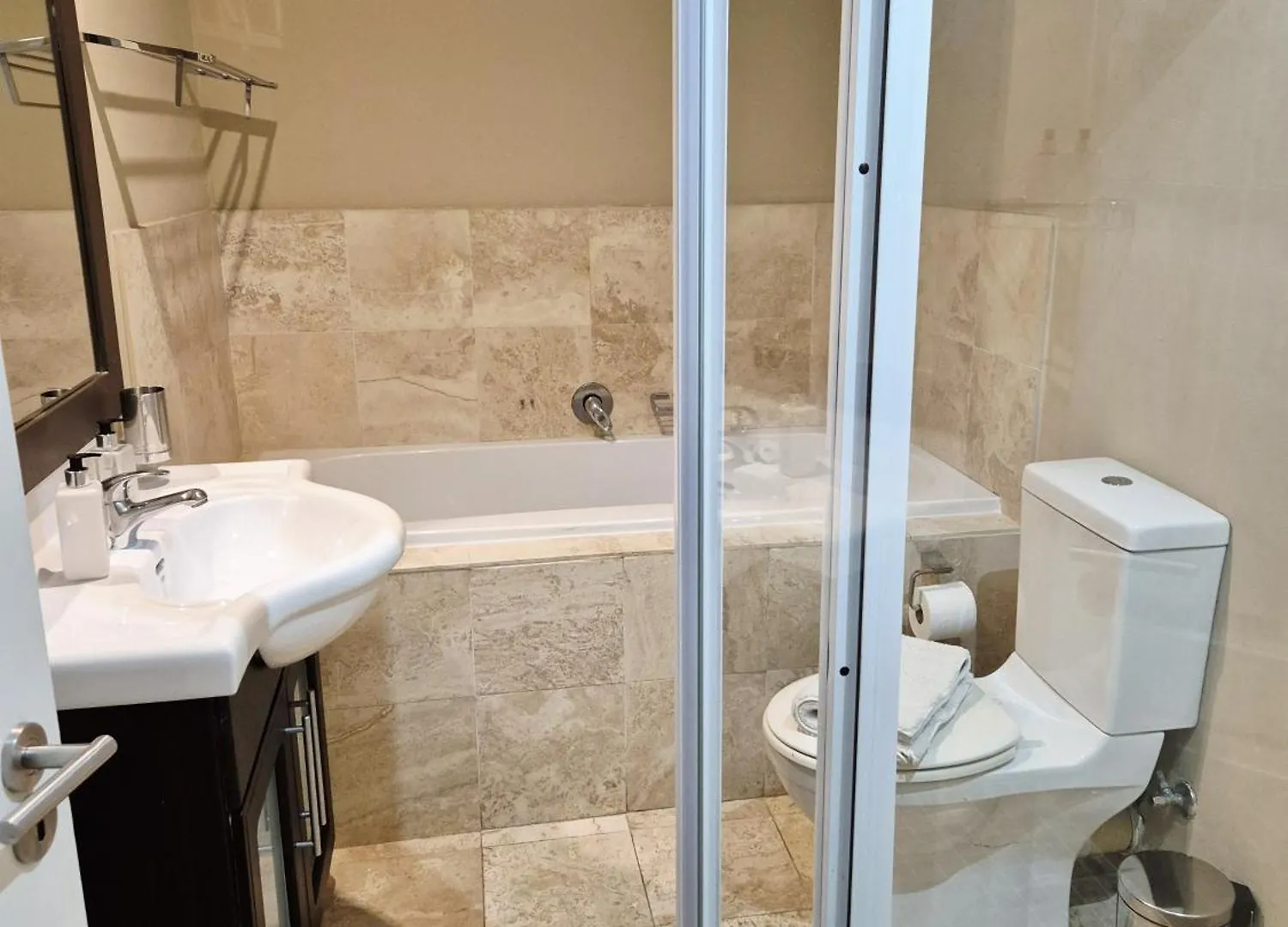 Prime Location In The Firmont, Sea Point Apartment Cape Town 0*,  South Africa